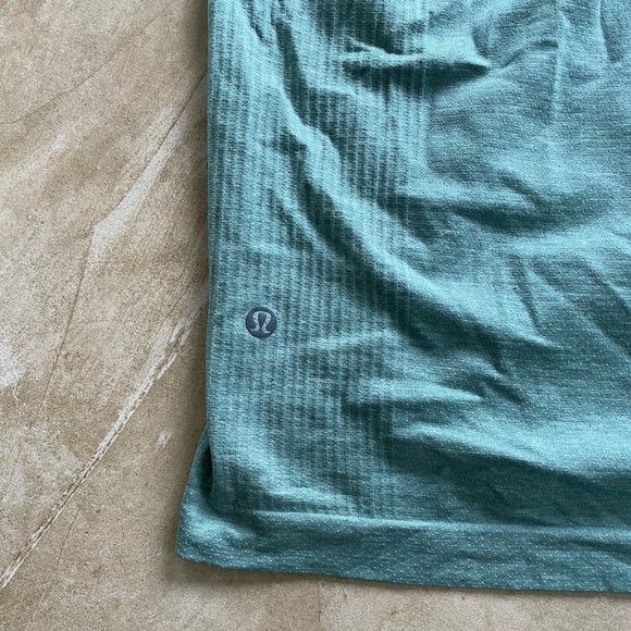 Lululemon Training Short Sleeve Shirt - Picture 3 of 4